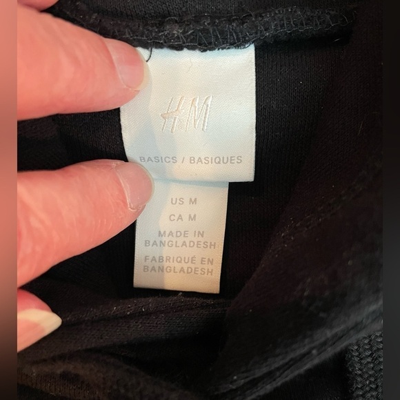 H&M Oversized Black Hoodie Sweatshirt – Size Medium (Fits M–L) – Streetwear Cozy - Picture 4 of 9